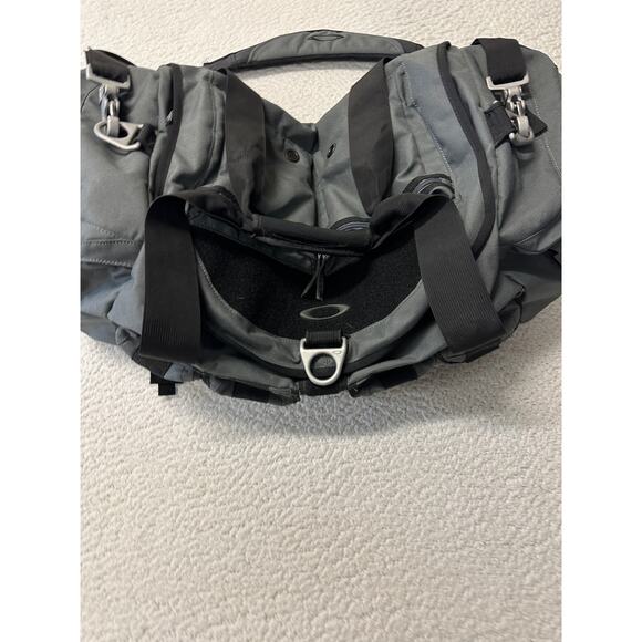 Oakley Mechanism Duffel Bag Grey Tactical Field Gear Large Pack - Picture 2 of 15